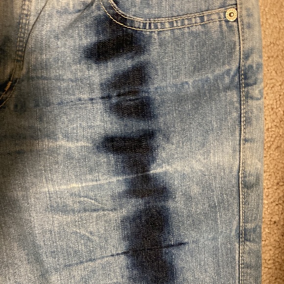 Amazingly cool manager tie dye flare bottom jeans - Picture 3 of 9